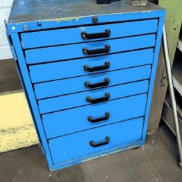 Pos. 4 Tool cabinet