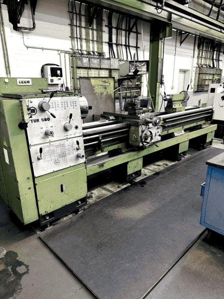 Screw cutting and bar lathe