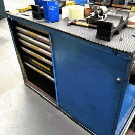 Pos. 18 Double sliding tool cabinet