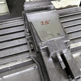 Pos. 25 Machine vice