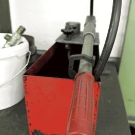 Pos. 30 Hand lever pump