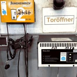 Pos. 128 2 battery chargers