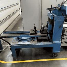 Pos. 221 Mobile centring drilling device