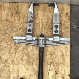 Pos. 230 Wheel puller