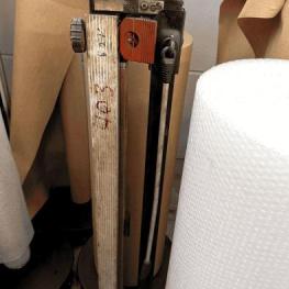 Pos. 403 Vertical paper roll holder