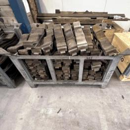 Pos. 415 Item: material stacking boxes