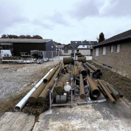 Pos. 420 Large item: scrap material in outdoor area