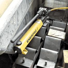 Pos. 432 Hydraulic hand pump