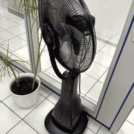 Pos. 553 Pedestal fan